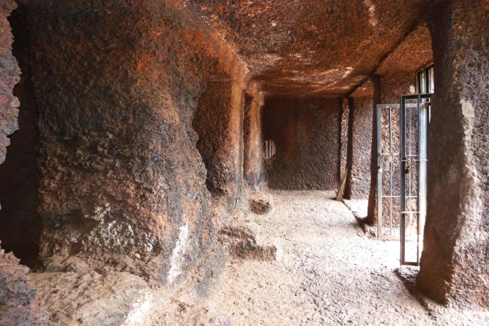 Arvalem Caves